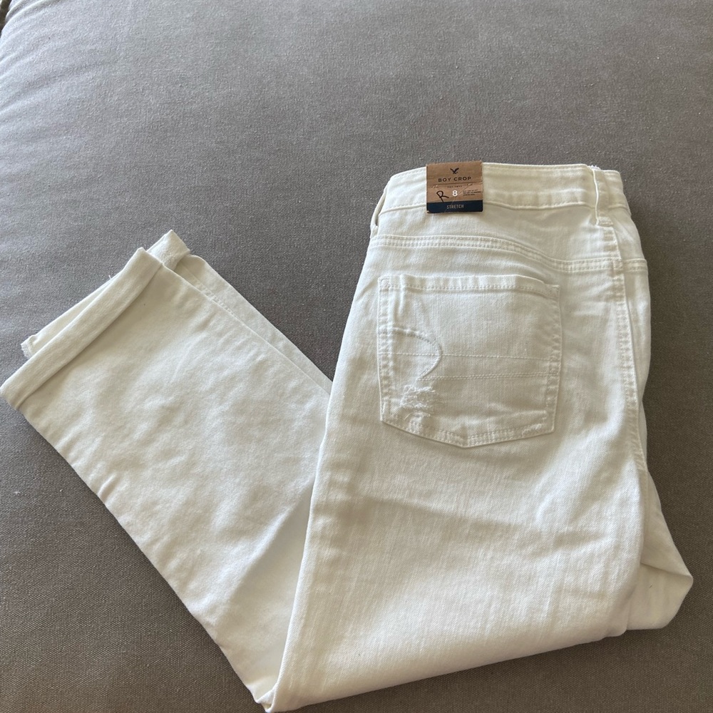 American Eagle Outfitters. NWT. White crop pants.
